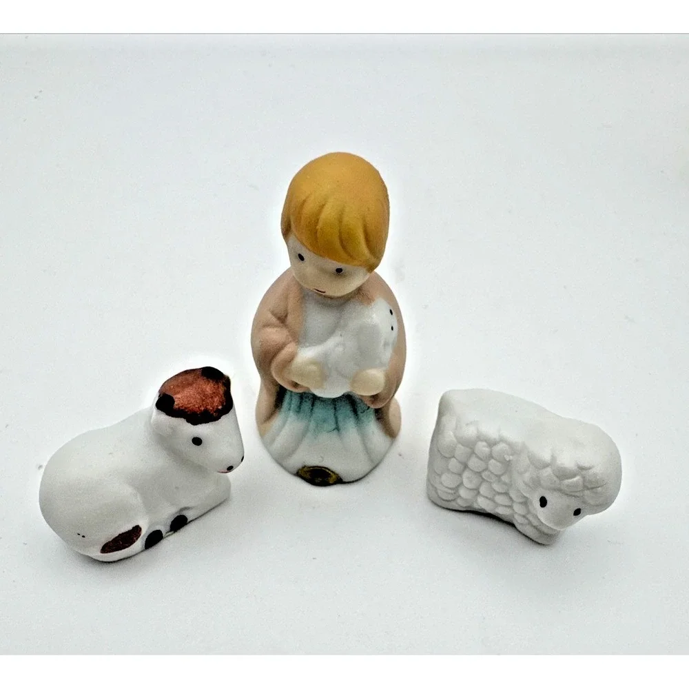 Vintage Pottery Ceramic‎ Mini Nativity Set Holy Family Figures 9 Pcs